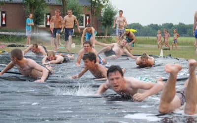 30 meter landbouwplastic, 10 liter groene zeep, schuif dat maar op je buik!