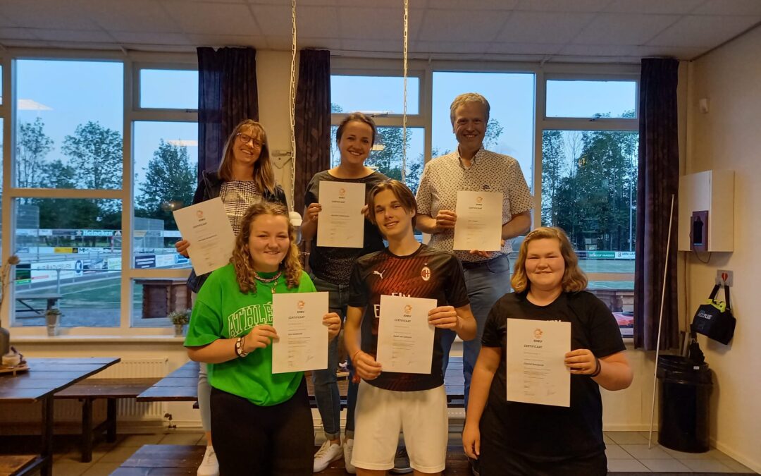 Jeugdtrainers Regio ’72 behalen diploma